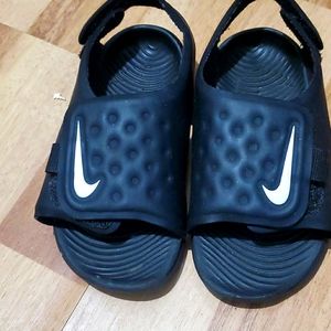 Nike sandals  size 7c